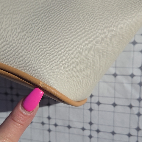 Giani Bernini Tan and Cream Designer Tote - Picture 16 of 16